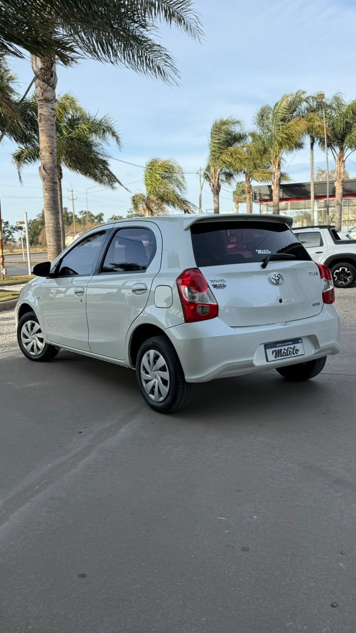 TOYOTA - ETIOS   XLS  1.5 - MANUAL  - 2019